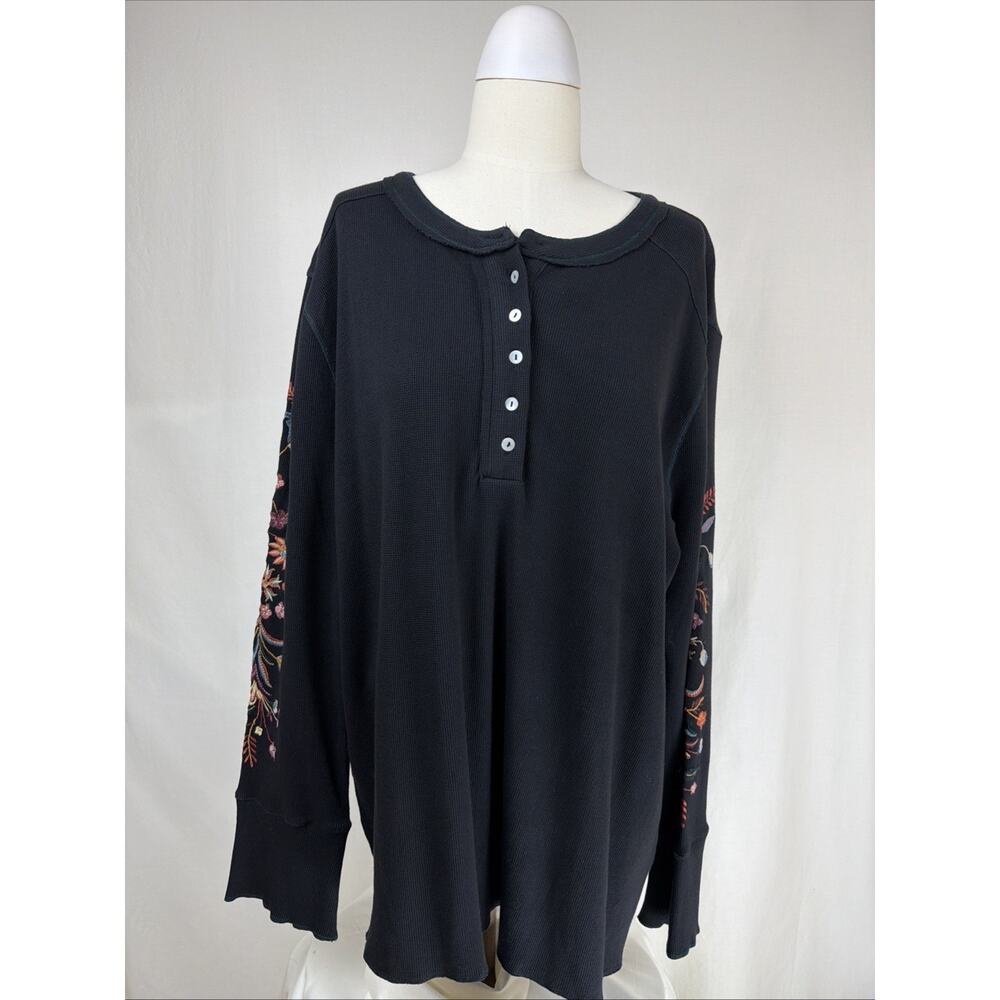 NWT Caite "Minnie" Black Embroidered Floral Detail Thermal Top 2X #0704